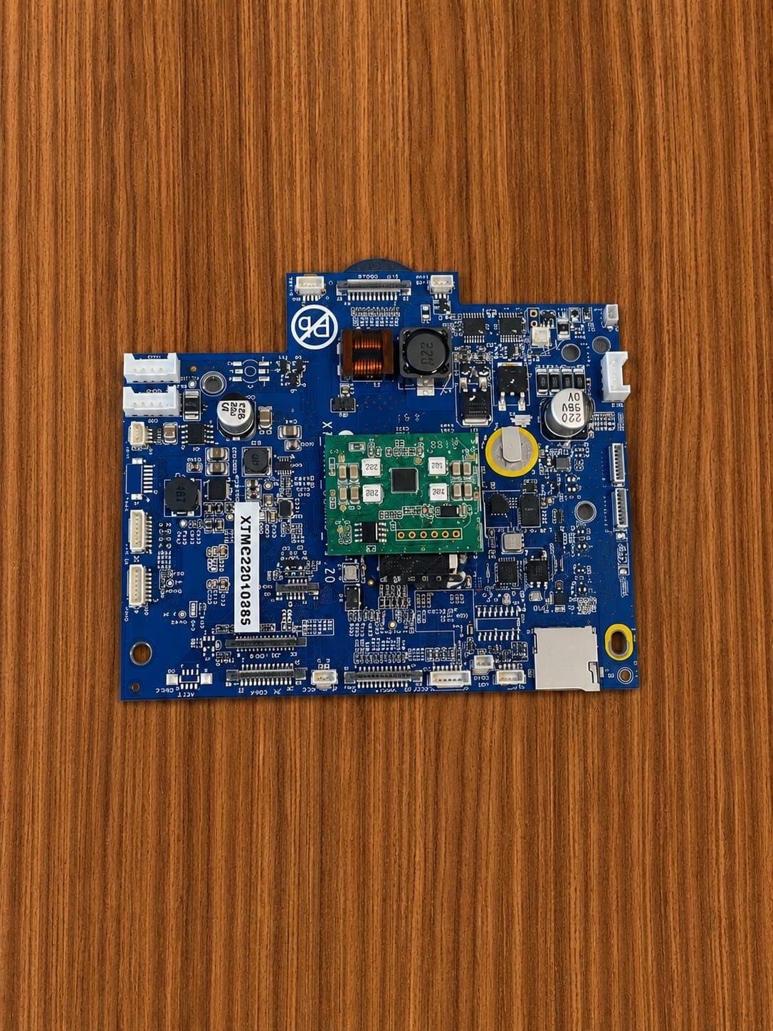 لوحة دوائر مطبوعة رئيسية إلكترونية (Main PCB / Motherboard)